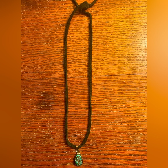 Vintage Sterling Silver And Spider turquoise Pendant On A Leather Chain - Picture 2 of 3